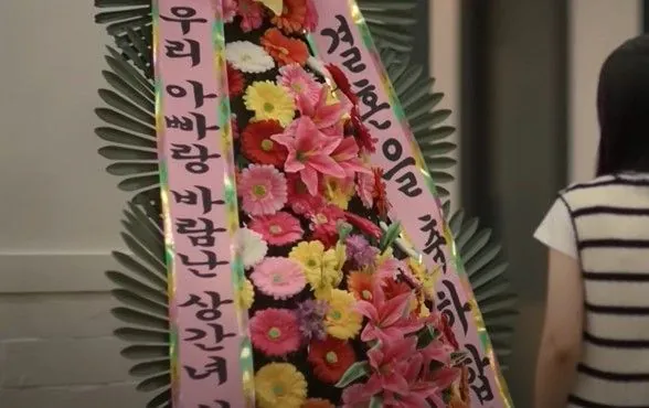 7535868728_486616_375e3fe016a5ff6d08d37e41724fe8ed.png 유부남 딸, 불륜녀에 '화환' 복수jpg