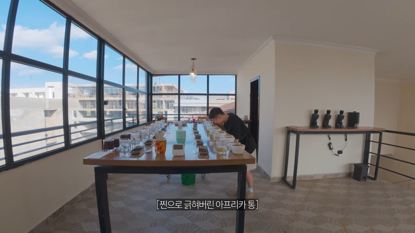 절벽 끝에 만든 세계에서 가장 위험한 교회 가보기【아프리카7】 38-35 screenshot.png